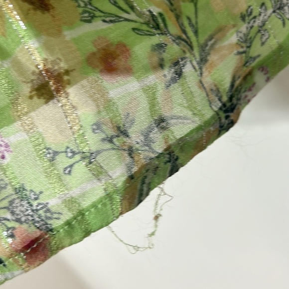 ZARA LIGHT GREEN Boho FLORAL DRESS Midi length
METALLIC DETAILS Size Medium - Picture 14 of 15